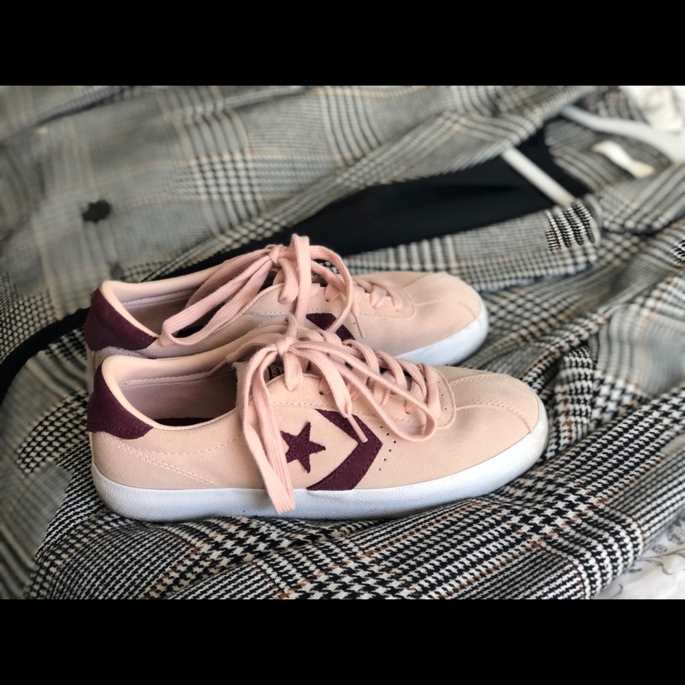 Pink and maroon converse size 6.5
